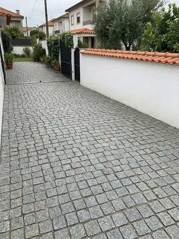 Calçada de moradia, depois